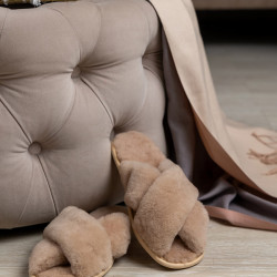 Домашние тапочки бежевые